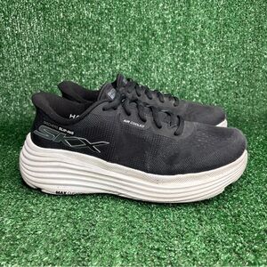Skechers Womens Max Cushioning Hands Free Black Running Shoes Slip In Size 8.5